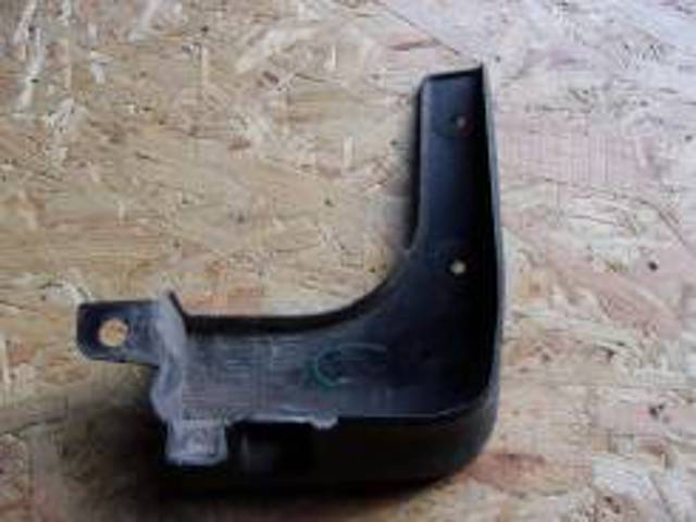Бризковики передній, правий 868602B200 HYUNDAI