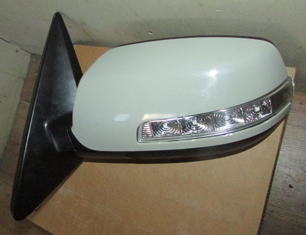 Бічне дзеркало заднього виду в зборі 876102P040DS HYUNDAI