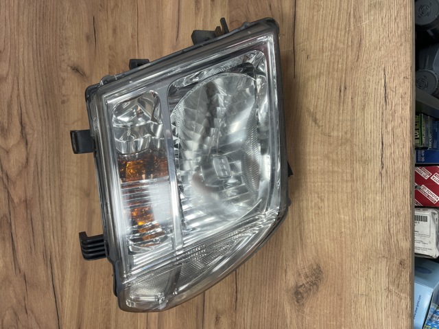 Права блок фара 26010EB30A NISSAN