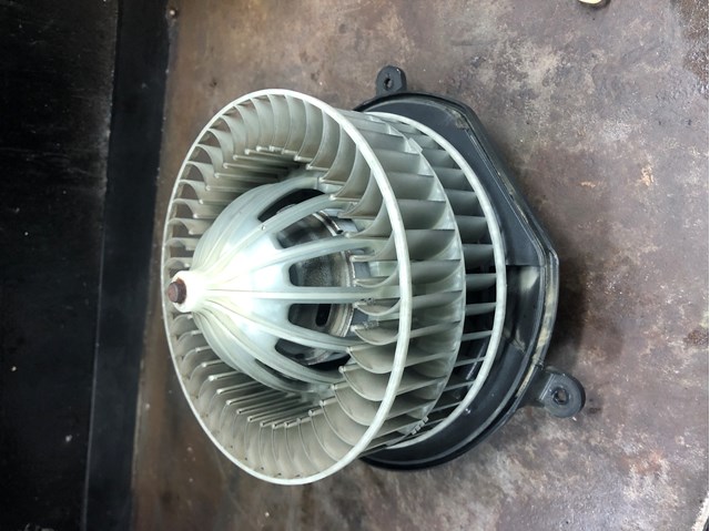 Електромотор пічки A2118300408 MERCEDES