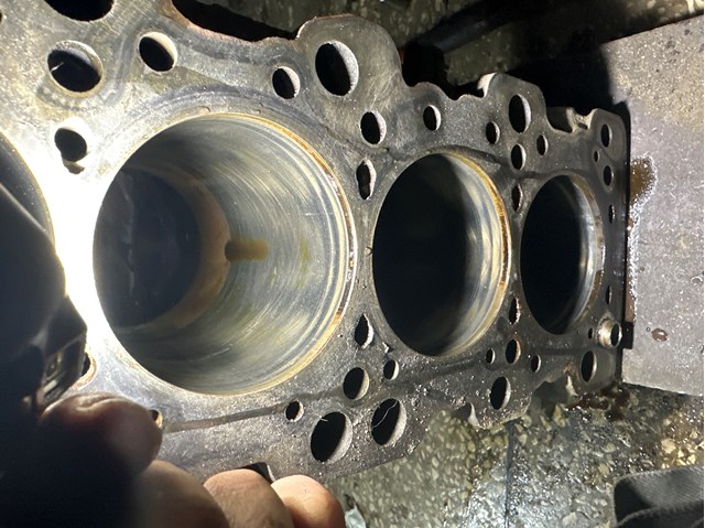 Пеньок MN163000 MITSUBISHI