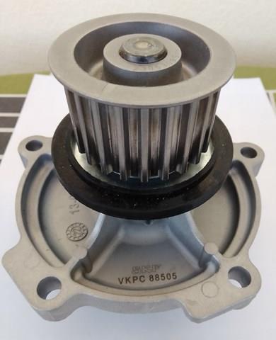 Насос системи охолодження VKPC88505 SKF