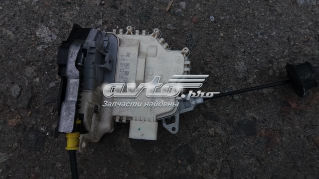 Замок задніх дверей, правих 8K0839016C VAG