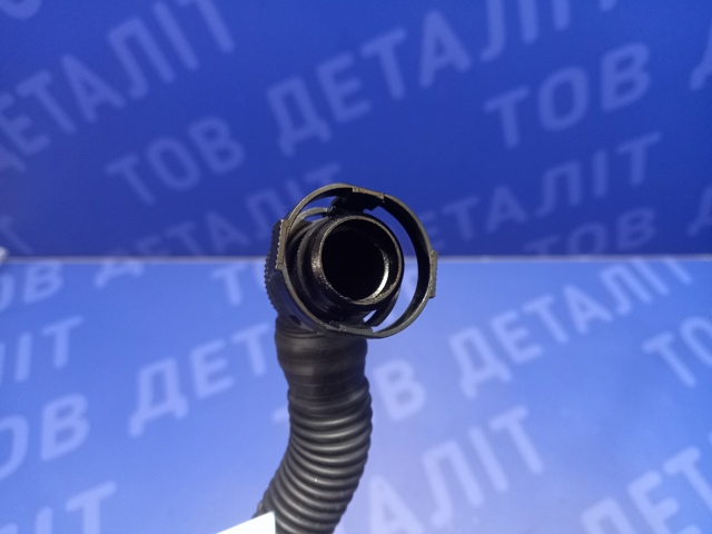 Шланг повітряний вентиляції картера 04L103493 VAG