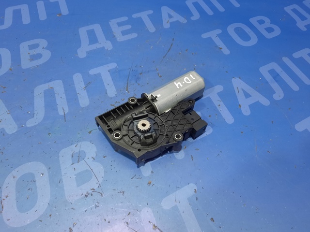 Мотор приводу люка 10A877795 VAG