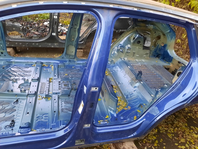 Отвір передніх лівих дверей 11A809839 VAG