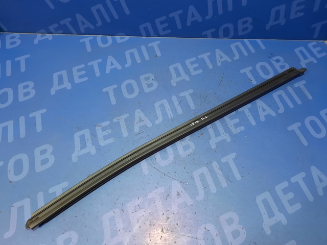 Ущільнювач скла передніх дверей лівих, внутрішній (планка) 11A837479 VAG