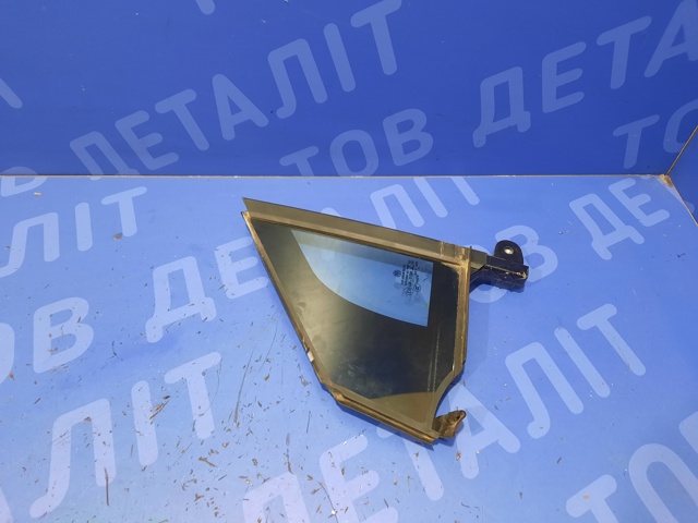 Скло трикутне дверей передніх лівоих 11A845113B5AP VAG