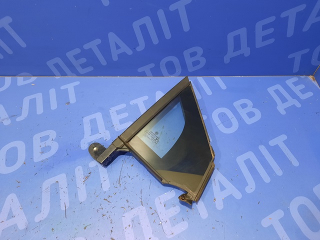 Скло трикутне дверей передніх правих 11A845114B5AP VAG