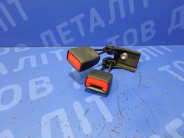 Важіль фіксатор ременя безпеки задній лівий 11A857739AMNB VAG
