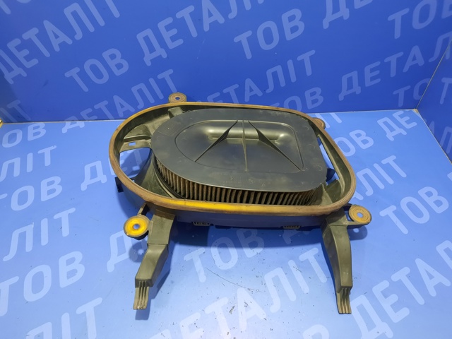 Патрубок повітряний, вихід повітряного фільтра 13717812061 BMW