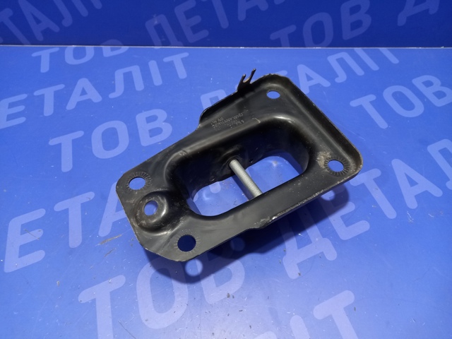 Кронштейн задньої балки 1K0505130L VAG