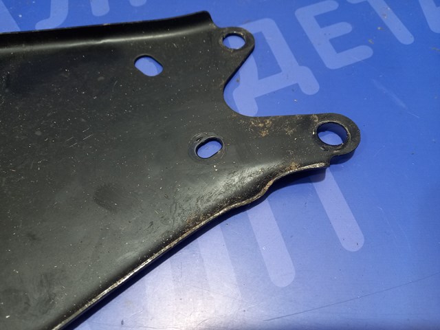 Кронштейн передньої балки 20107FL00A SUBARU