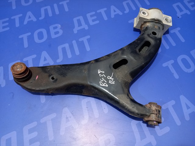 Правий важіль передній нижній підвіски 20202AL00A SUBARU