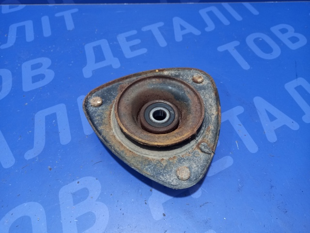 Кріплення переднього амортизатора 20320FG012 SUBARU