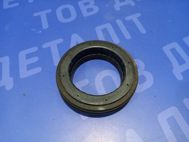 Кріплення переднього амортизатора 20320FL01A SUBARU