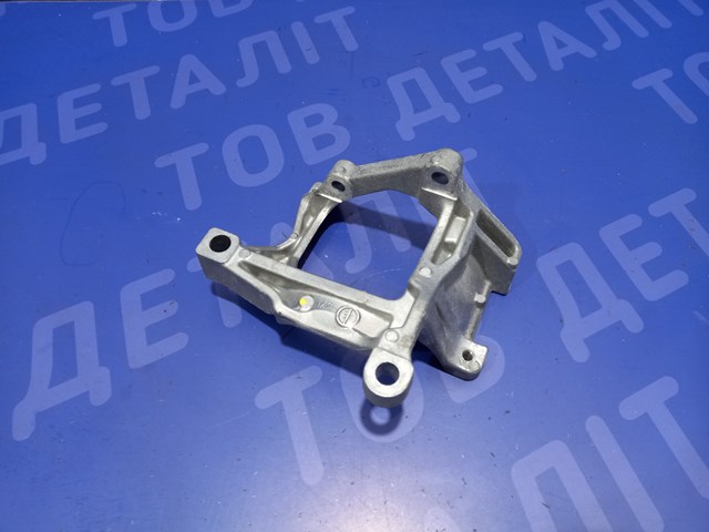 Кронштейн компресора кондиціонера 23950AA17A SUBARU