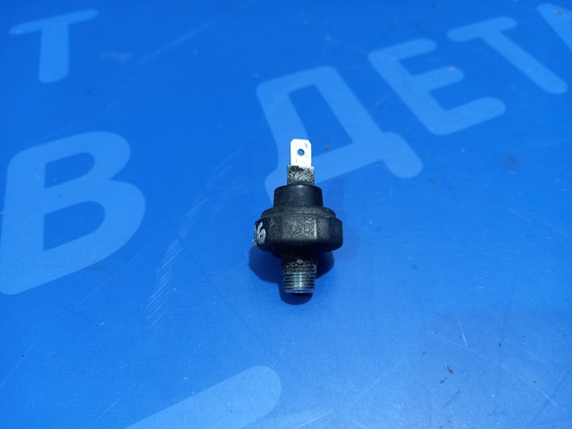 Датчик тиску масла 25240KA040 SUBARU