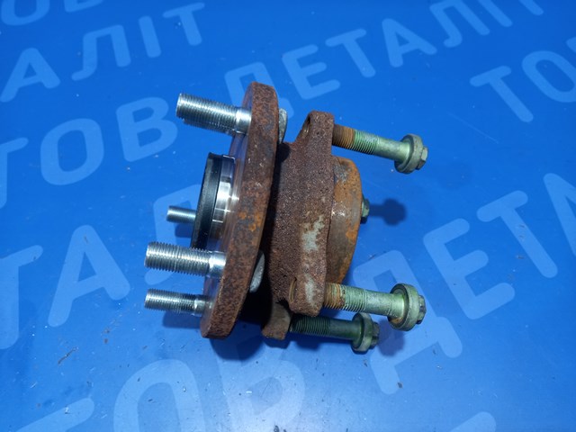 Маточина переднього колеса 28373AN00A SUBARU