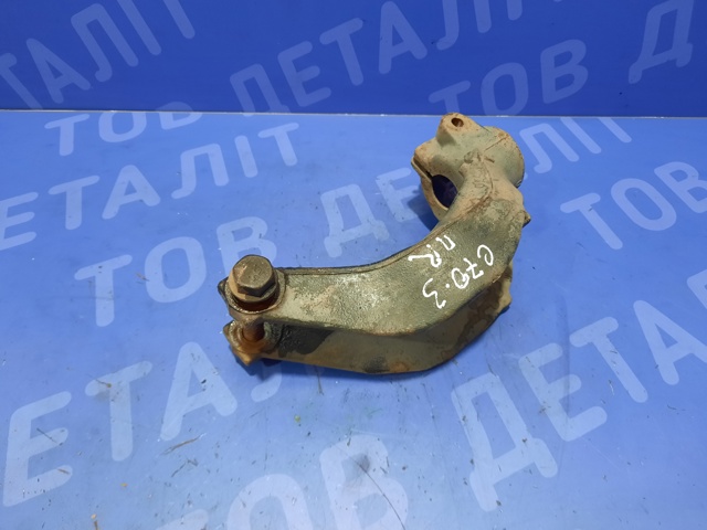 Вилка нижня амортизатора переднього, права 31126775086 BMW