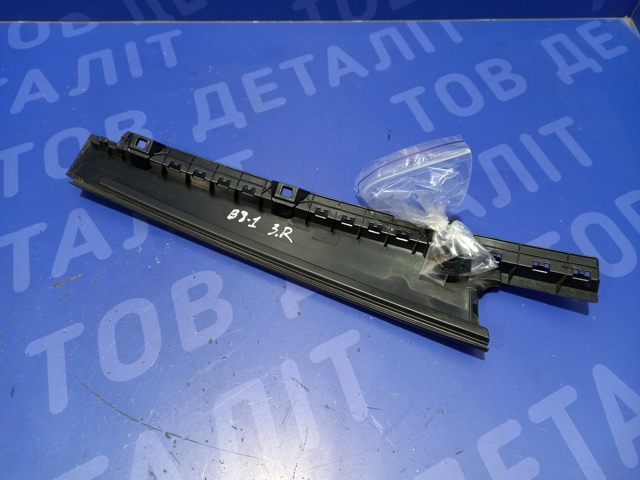 Накладка задніх дверей, правих, вертикальних 3G0839902T041 VAG