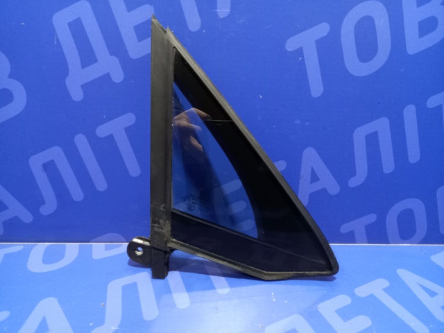 Скло-кватирка двері, передній, правій 3G0845114F VAG