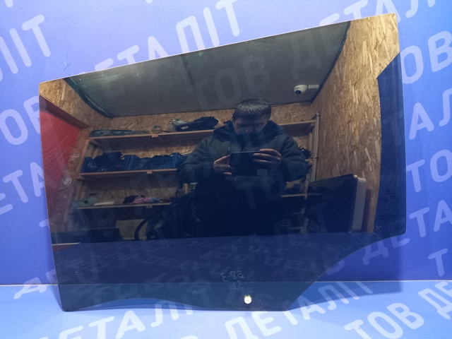 Скло заднє ліве 3G9845025E VAG