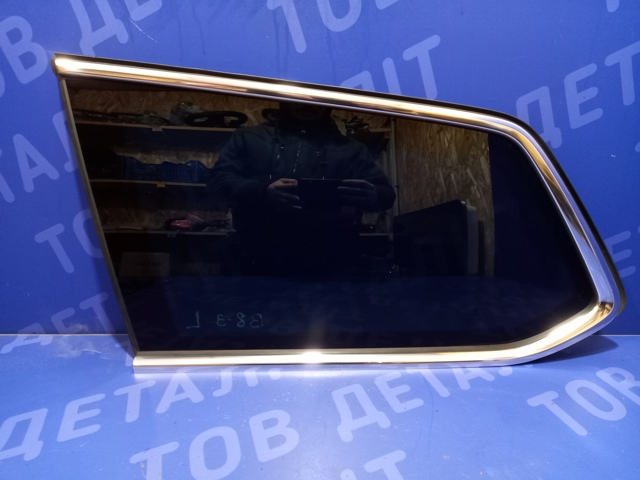 Скло кузова/багажного відсіку, ліве 3G9845297CJNVB VAG