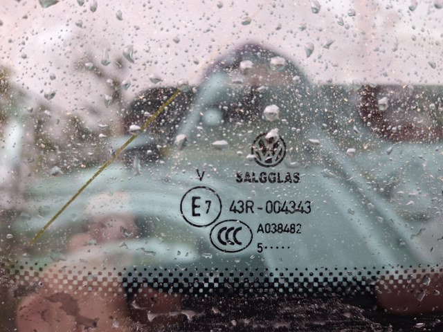 Скло кузова/багажного відсіку, праве 3G9845298CJNVB VAG