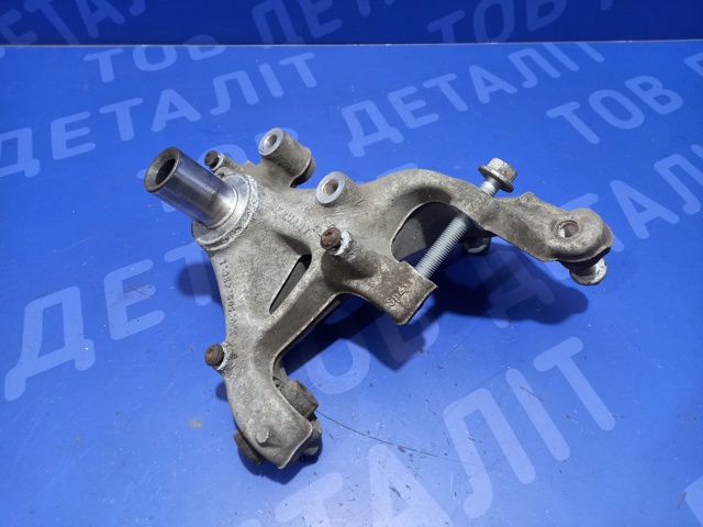 Кулак поворотний правий 3Q0505434F VAG