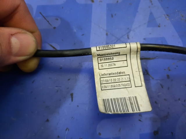 Завіса капота права 41007198618 BMW