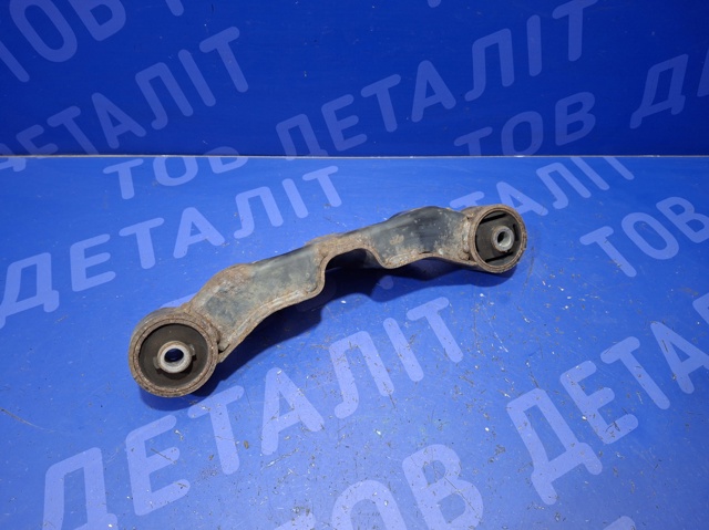 Кронштейн/траверса заднього редуктора, передня 41310AG023 SUBARU