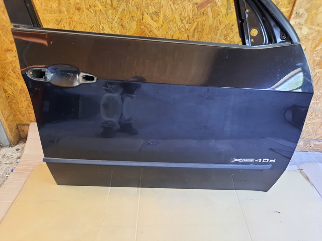 Пасажирські передні двері 41517211424 BMW