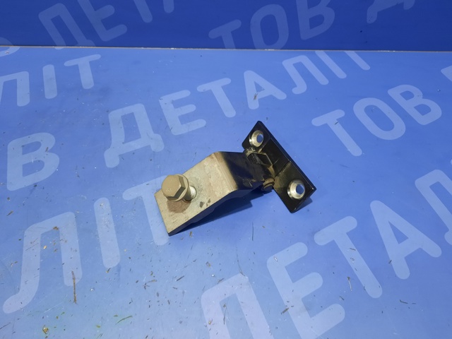 Петля задніх правих дверей 41527201302 BMW