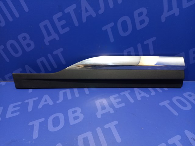 Молдинг задніх правих дверей 42617379 GM