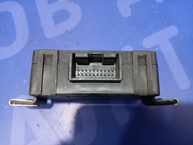 Блок управління сигналізатора руху 4B0951173 VAG