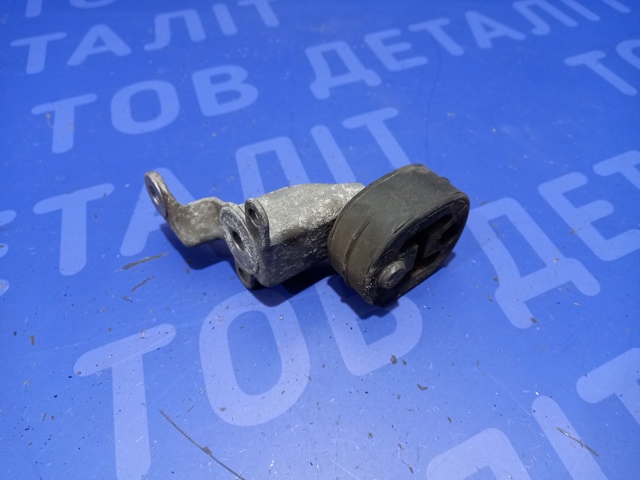 Кронштейн кріплення глушника 4G0253144B VAG
