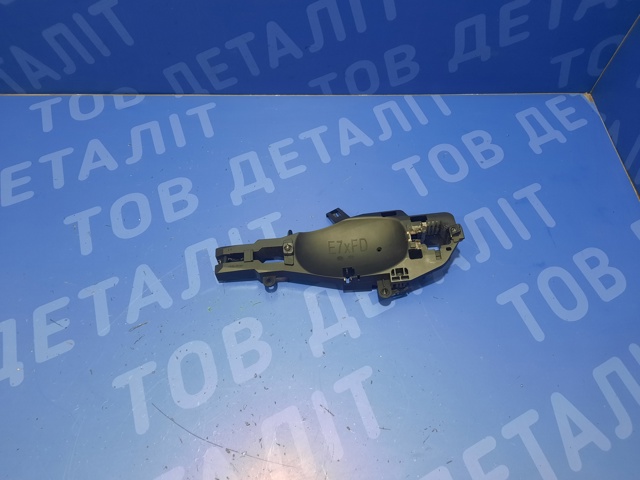 Тримач зовнішньої ручки дверей, передньої лівої 51217193263 BMW