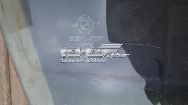 Скло пасажирських дверей 51321944084 BMW