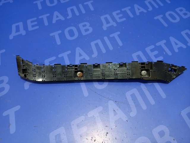 Кронштейн бампера заднього, зовнішній правий 57707SG080 SUBARU
