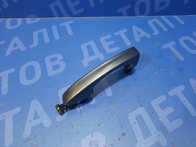 Ручка задніх дверей зовнішня, ліва 5G0837205N VAG