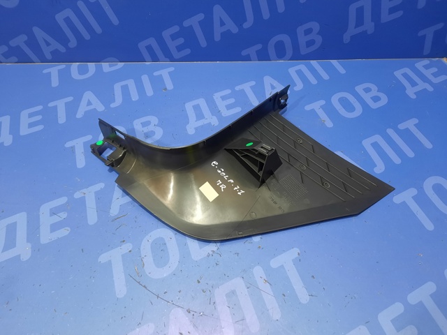 Обшивка стійки кузова внутрішня, передня права 5G1863484A82V VAG