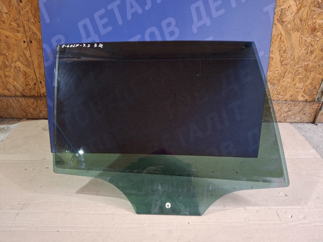 Скло задньої двері правої 5G6845026A VAG