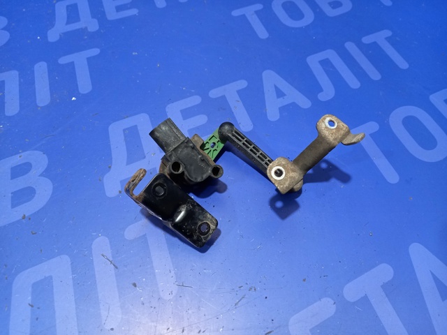 Датчик рівня положення кузова, задній лівий 5Q0512521F VAG