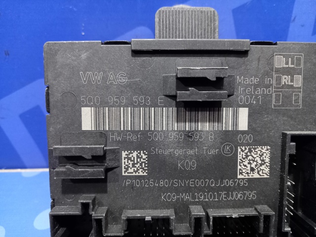 Блок комфорту передніх дверей 5Q0959593EZ00 VAG