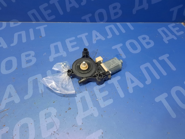 Двигун склопідіймача двері передньої, правої 5Q0959802C VAG