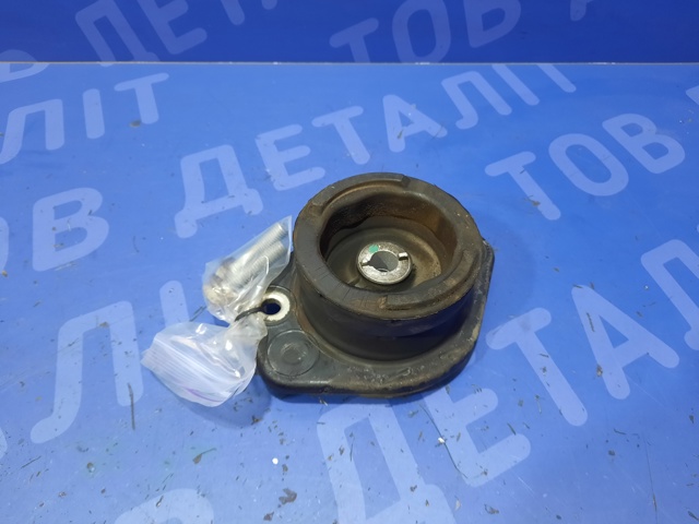 Подушка трансмісії (опора коробки передач), ліва 5QE199555D VAG