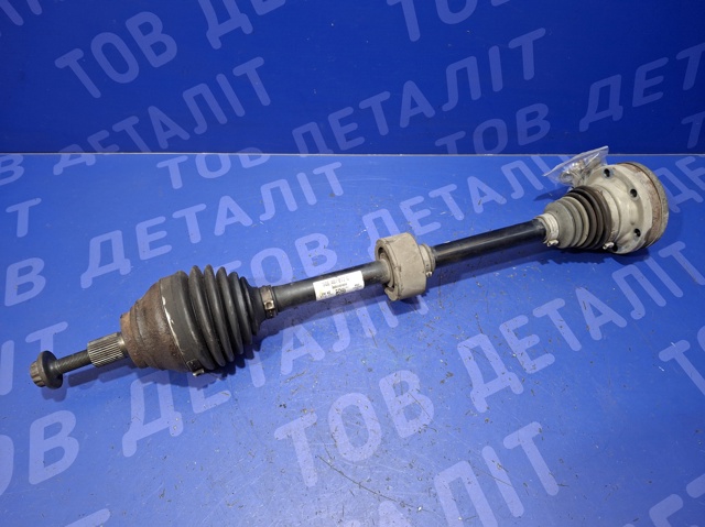 Піввісь передня, права 5QE407272C VAG