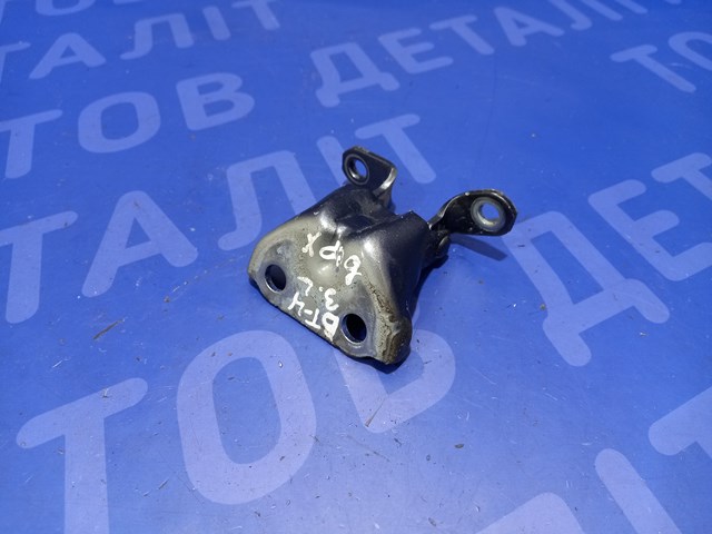 Дверний шарнір задній лівий 60479AL01B SUBARU