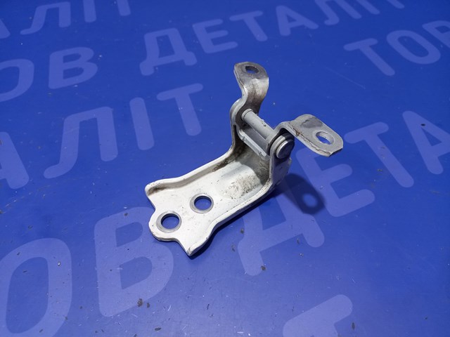 Дверний шарнір задній правий 60479SJ020 SUBARU
